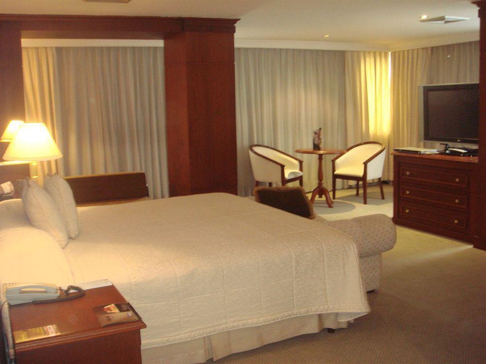Hotel Emperador Амбато Екстер'єр фото