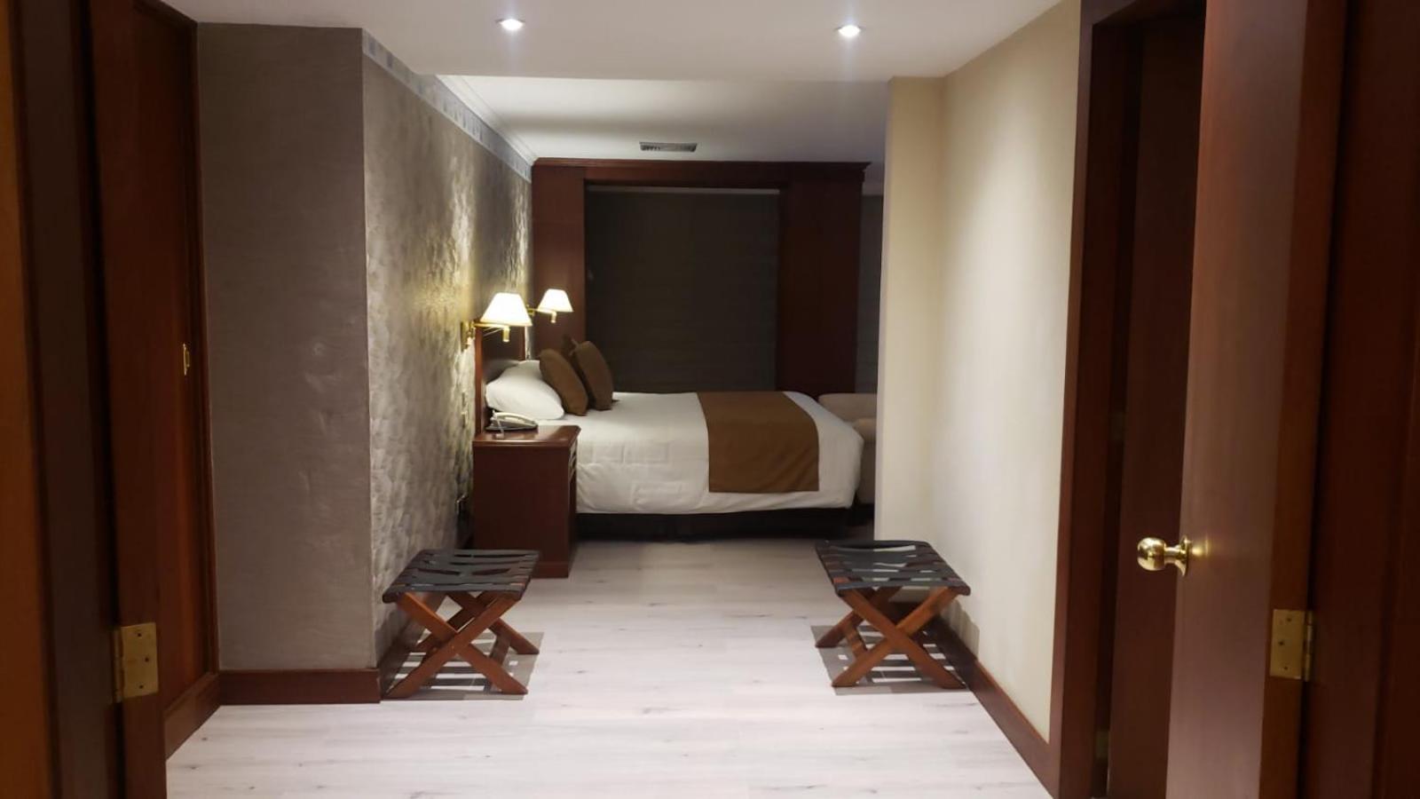 Hotel Emperador Амбато Екстер'єр фото