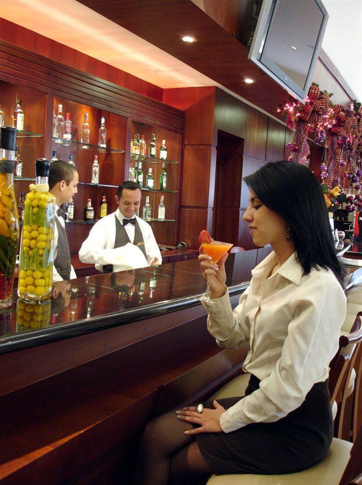 Hotel Emperador Амбато Екстер'єр фото