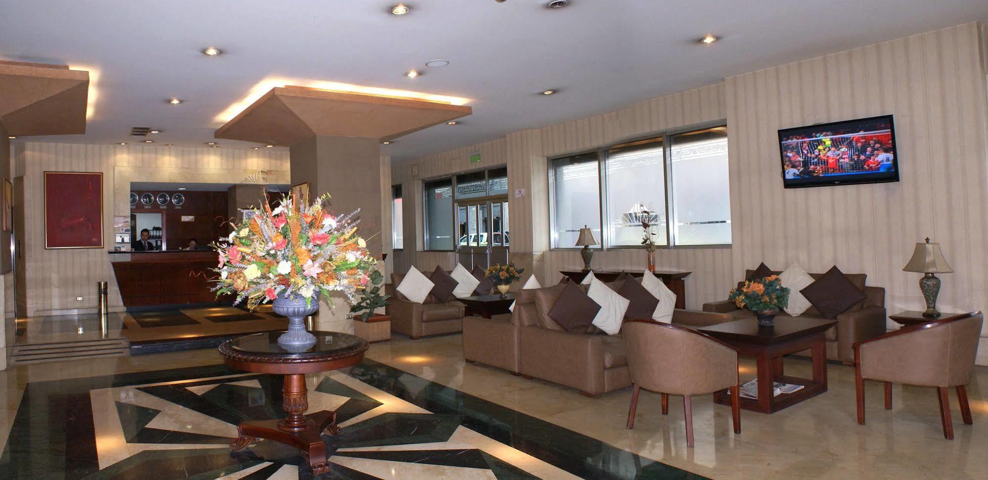 Hotel Emperador Амбато Екстер'єр фото