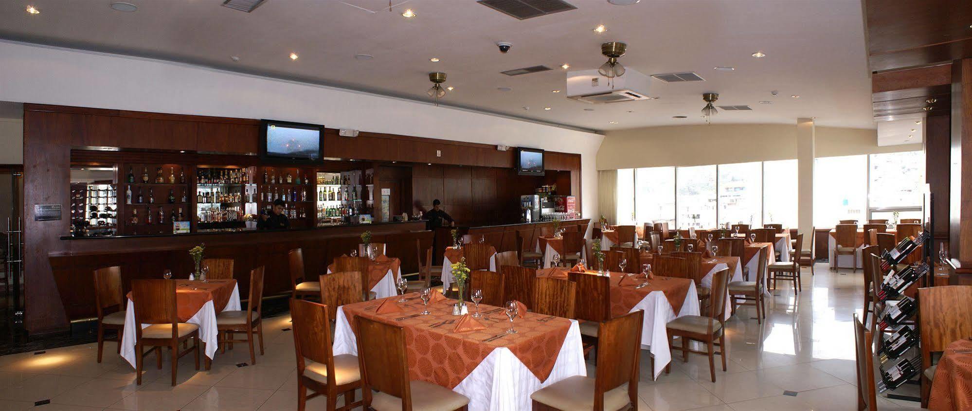 Hotel Emperador Амбато Екстер'єр фото