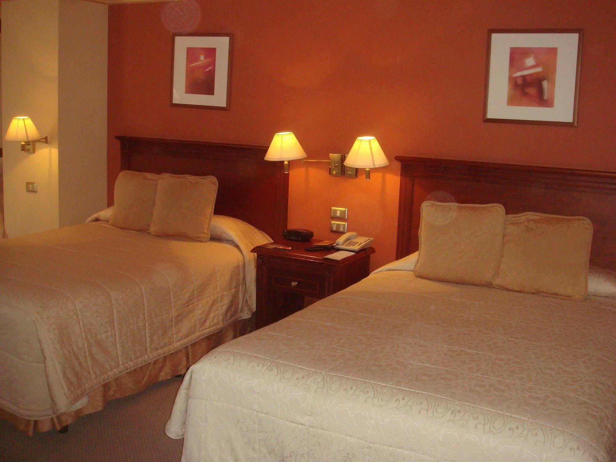 Hotel Emperador Амбато Екстер'єр фото
