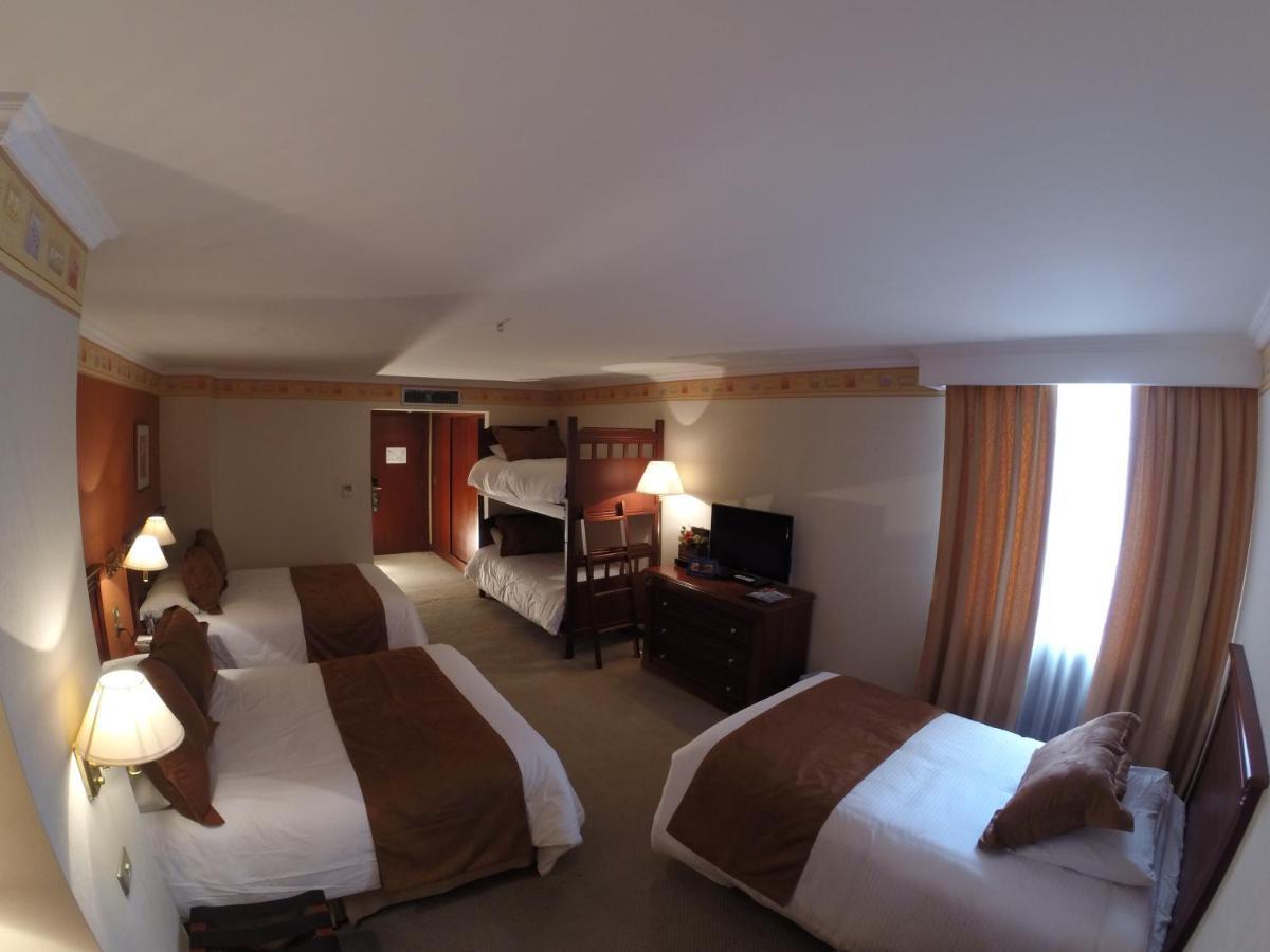 Hotel Emperador Амбато Екстер'єр фото